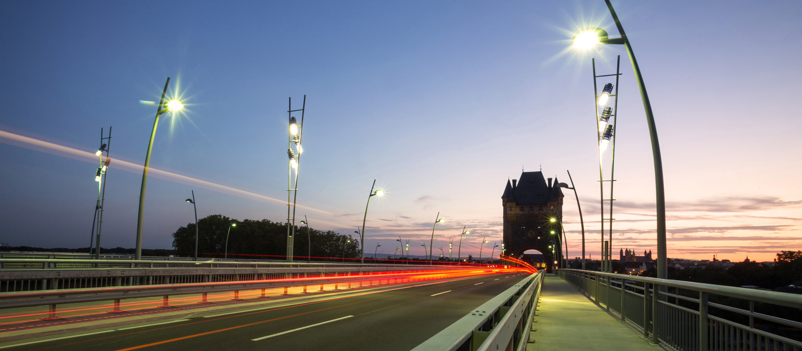 Abendstimmung Wormser Rheinbrücke mit Brückenturm